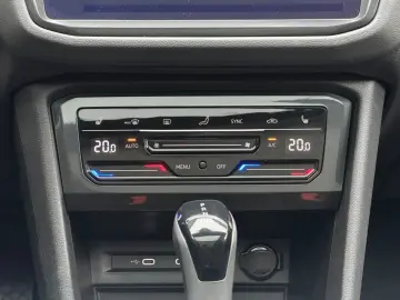 VW Tiguan 2.0 TDI DSG 4M Elegance AHK PANO NAVI KAM