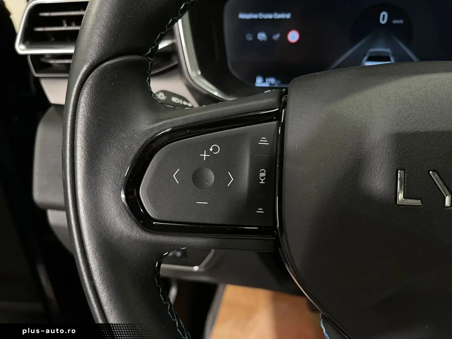 Lynk-Co 01