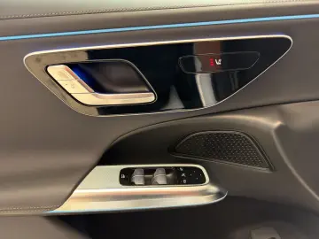 MERCEDES-BENZ E 300 T de 4M AMG AHK Pano 360  Keyles…
