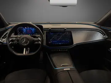 MERCEDES-BENZ E 300 T de 4M AMG AHK Pano 360  Keyles…