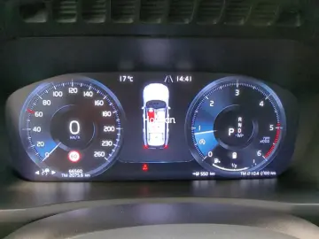 VOLVO XC90 B5 AWD Inscription H&K 360  Pano STDHZG AHK