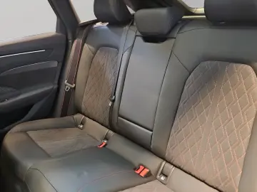AUDI A6 Avant 3.0TFSI qu. S Line AHK Matrix Navi