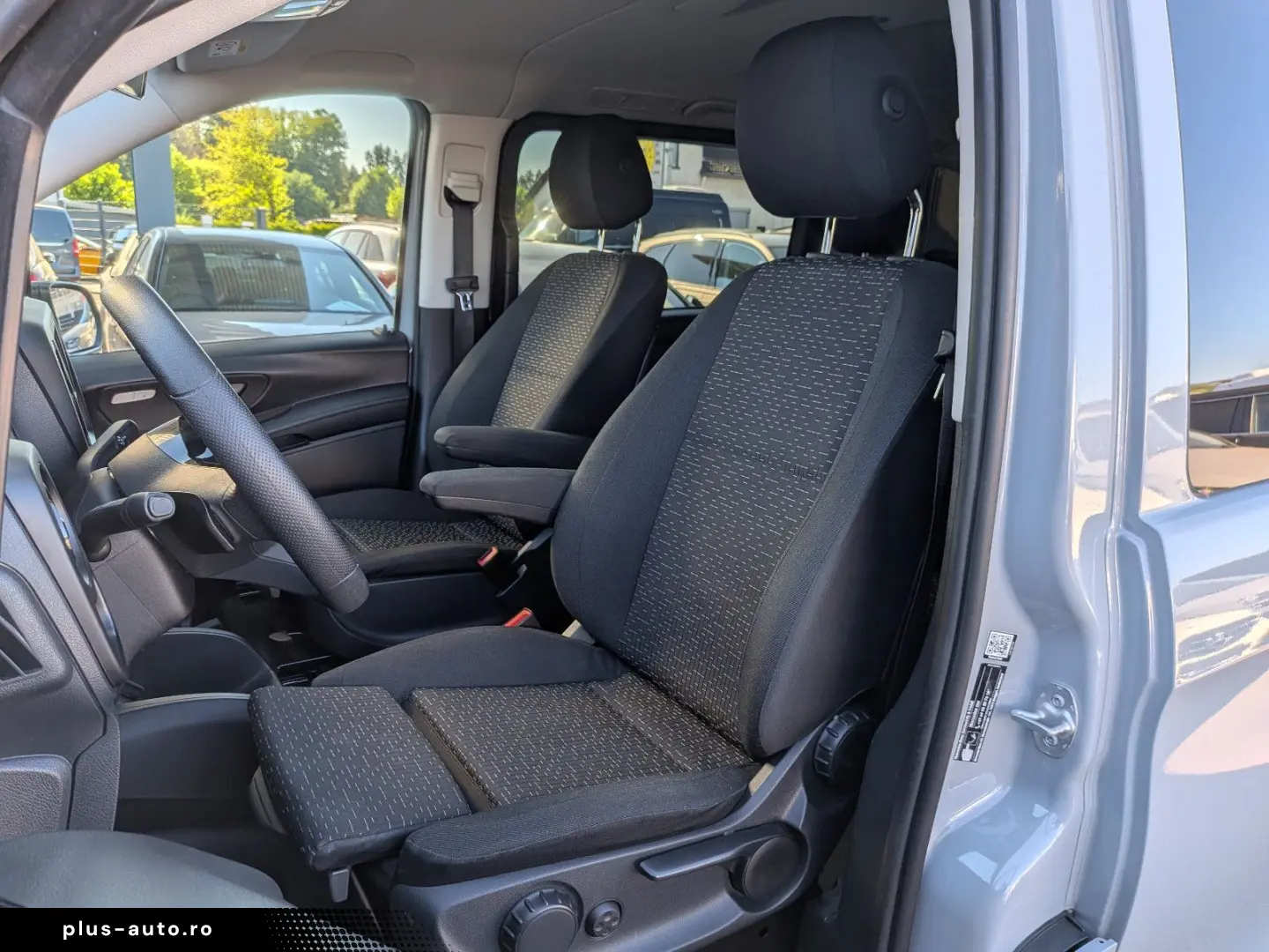 MERCEDES-BENZ Vito Mixto 114 kompakt PRO Aut Navi 5Sitze AHK