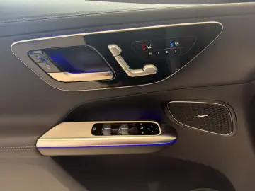 MERCEDES-BENZ GLC 400 e 4M Coupé AMG AHK HUD Pano Ai…