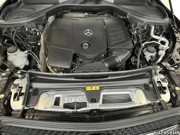 MERCEDES-BENZ GLC 300 4M AMG Pano AHK Night Memory C…