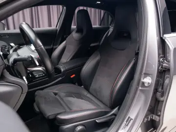 Mercedes-Benz A200d