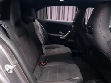 Mercedes-Benz A200d