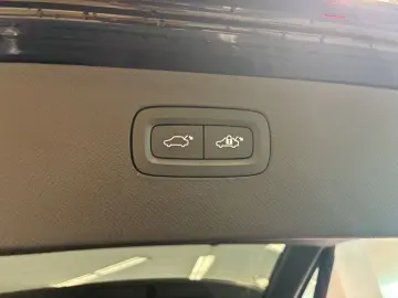 VOLVO XC90 T8 AWD Recharge Plus Dark