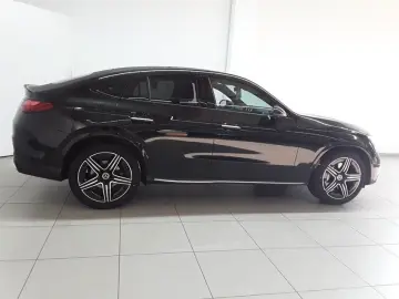 MERCEDES-BENZ GLC 300 4M Coupé AMG PANO HUD BURMESTE…