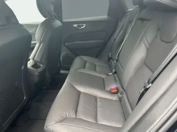 VOLVO XC60 B5 B AWD Plus Dark