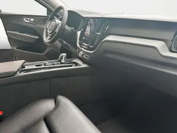 VOLVO XC60 B5 B AWD Plus Dark