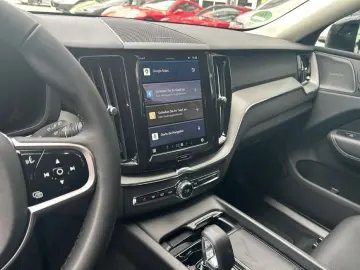 VOLVO XC60 B5 B AWD Plus Dark