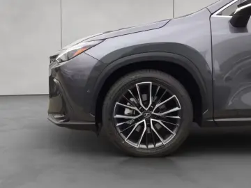 Lexus NX 450h Luxury Line Alle Extras Modell2026