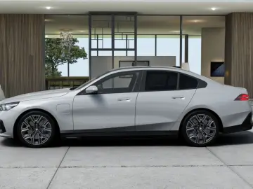 BMW 550e xDr M SPORT Pano 360  H K HUD AdpLED DAPro