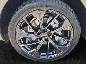 AUDI Q5 40 TFSI S tronic