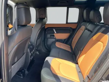 LAND ROVER Defender 110 D300 X-Dynamic HSE Pano  22&…
