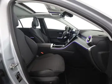 Mercedes-Benz C 300 e Avantgarde AHK Kamera LED