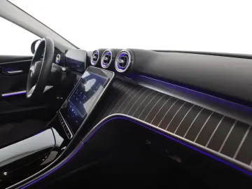 Mercedes-Benz C 300 e Avantgarde AHK Kamera LED