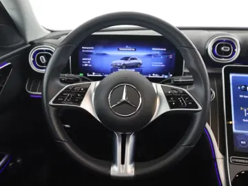 Mercedes-Benz C 300 e Avantgarde AHK Kamera LED