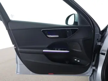 Mercedes-Benz C 300 e Avantgarde AHK Kamera LED