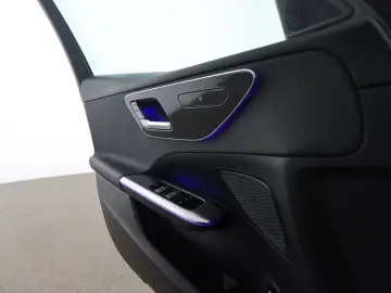 Mercedes-Benz C 300 e Avantgarde AHK Kamera LED