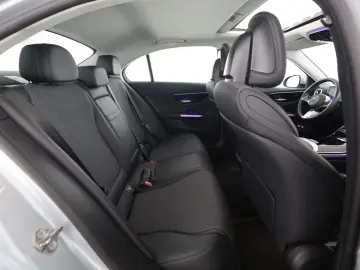 Mercedes-Benz C 300 e Avantgarde AHK Kamera LED
