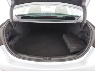 Mercedes-Benz C 300 e Avantgarde AHK Kamera LED