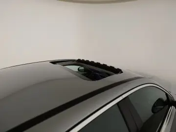 Mercedes-Benz C 300 e Avantgarde AHK Kamera LED