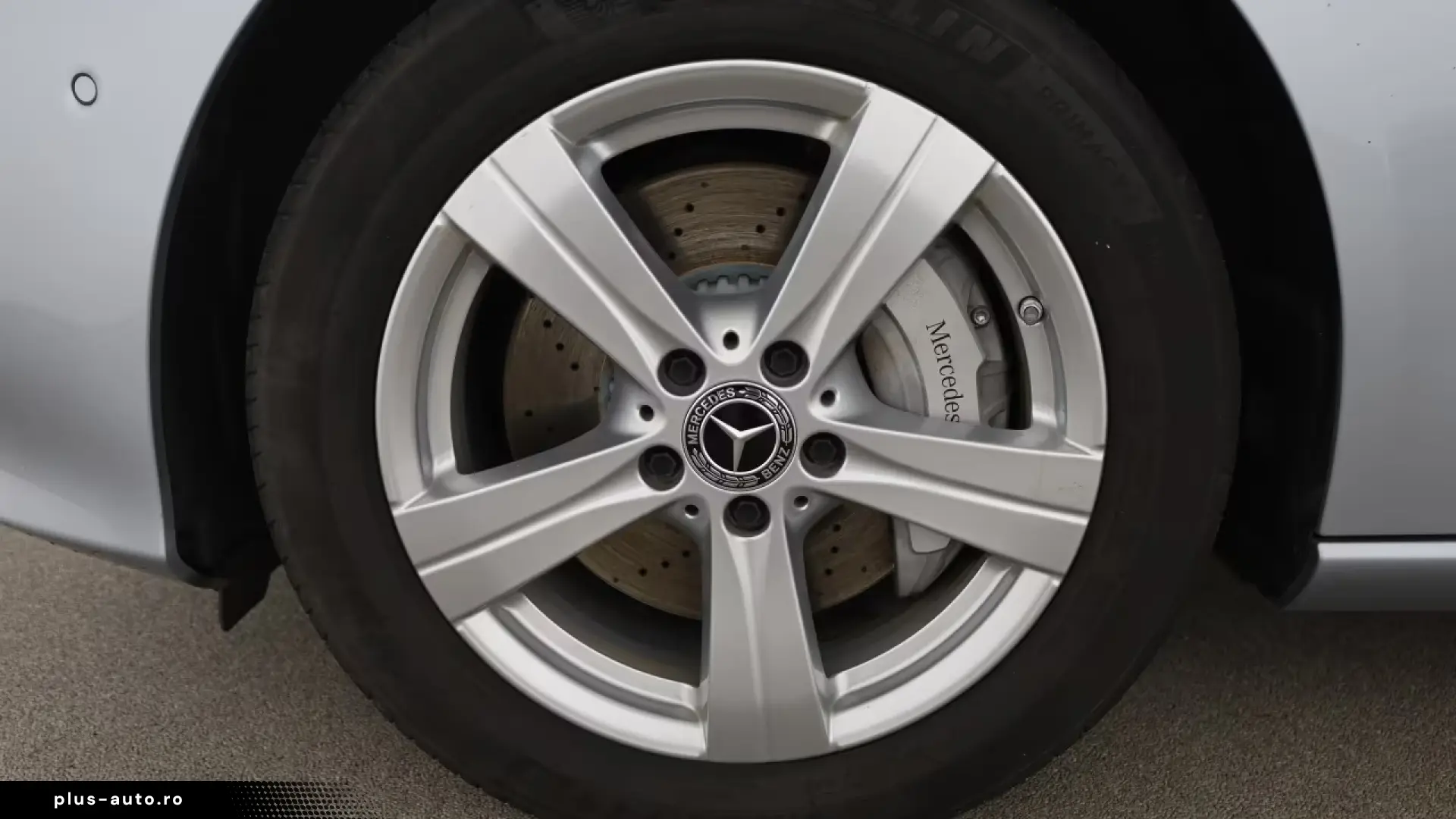 Mercedes-Benz C 300 e Avantgarde AHK Kamera LED