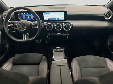 Mercedes-Benz CLA 200 d Coupé AMG MBEAM KAM KEYL AMBIENTE