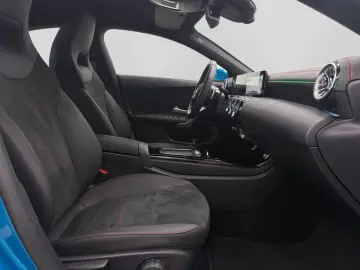 Mercedes-Benz CLA 200 d Coupé AMG MBEAM KAM KEYL AMBIENTE