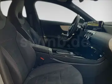 Mercedes-Benz CLA 200d AMG MULTIBEAM KeylessGO WinterPack