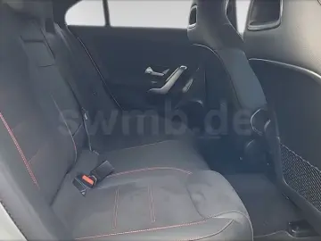Mercedes-Benz CLA 200d AMG MULTIBEAM KeylessGO WinterPack