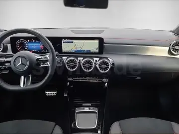 Mercedes-Benz CLA 200d AMG MULTIBEAM KeylessGO WinterPack