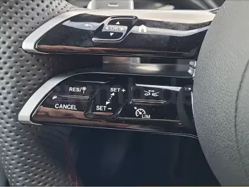 Mercedes-Benz CLA 200d AMG MULTIBEAM KeylessGO WinterPack