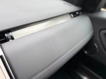 LAND ROVER Discovery Sport Dynamic SE AHK Winter Pack ACC