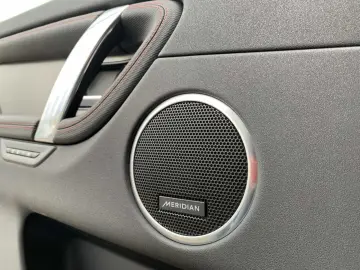 LAND ROVER Discovery Sport D200  R-Dynamic SE  WINTERPAKET