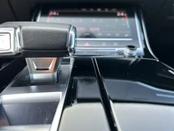 AUDI A8 60 TFSI e quattro S-line MATRIX HUD PANO B&O