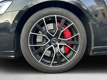 AUDI A8 60 TFSI e quattro S-line MATRIX HUD PANO B&O