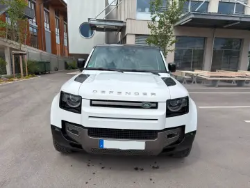 LAND ROVER Defender 110 X-Dynamic HSE