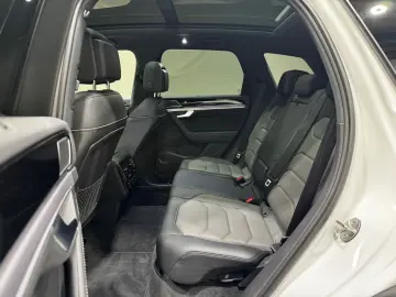 VW Touareg R-Line Black Style   MATRIX PANO LUFT