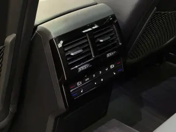VW Touareg R-Line Black Style   MATRIX PANO LUFT