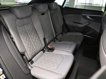 AUDI SQ8 4.0 TFSI Quattro  MATRIX PANO AHK 360 KAM