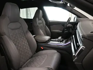 AUDI SQ8 4.0 TFSI Quattro  MATRIX PANO AHK 360 KAM