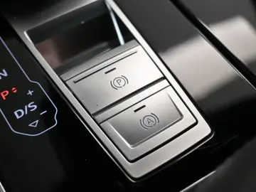 AUDI SQ8 4.0 TFSI Quattro  MATRIX PANO AHK 360 KAM
