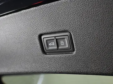AUDI SQ8 4.0 TFSI Quattro  MATRIX PANO AHK 360 KAM