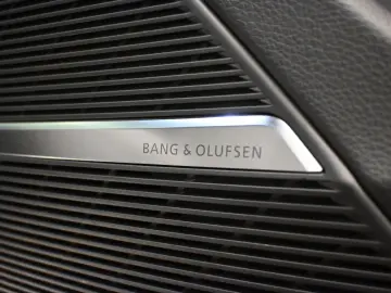 AUDI SQ8 4.0 TFSI Quattro  MATRIX PANO AHK 360 KAM