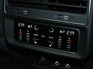 AUDI SQ8 4.0 TFSI Quattro  MATRIX PANO AHK 360 KAM