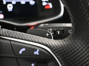 AUDI SQ8 4.0 TFSI Quattro  MATRIX PANO AHK 360 KAM