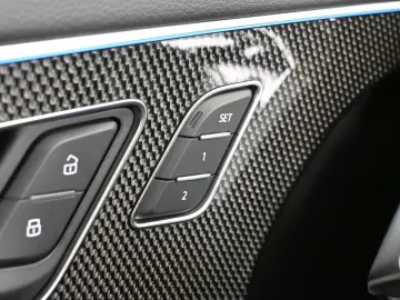 AUDI SQ8 4.0 TFSI Quattro  MATRIX PANO AHK 360 KAM